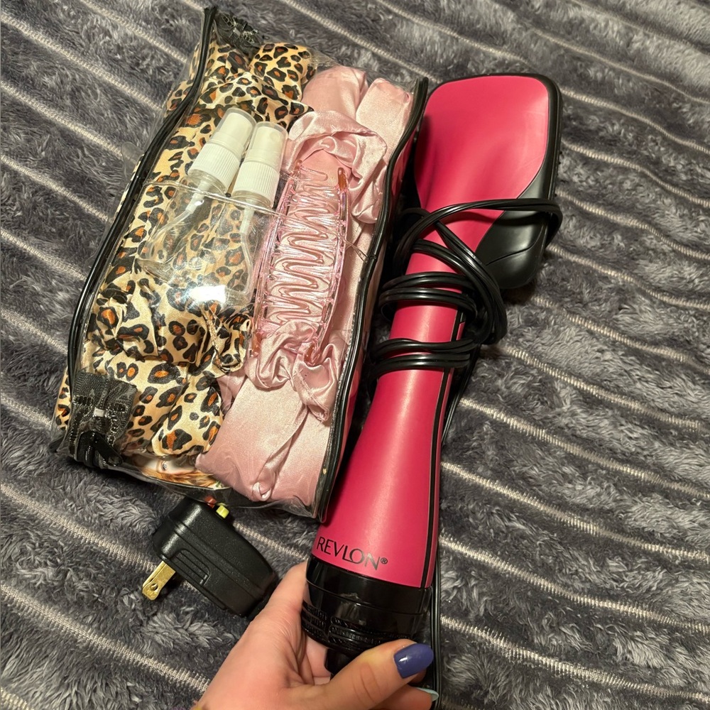 *ADD ME FOR FREE ON ORDERS $50+* Revlon Dryer/Styler and heatless hair curlers